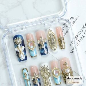 Elegant Blue and Gold Press-On Nails